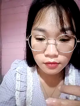 Snapshot of Maimai00 chatting on 10.15.25 Maimai00 online show from 10.15.25