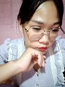 Snapshot of Maimai00 chatting on 10.16.25 Maimai00 online show from 10.16.25