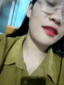 Snapshot of Maimai00 chatting on 10.20.25 Maimai00 online show from 10.20.25