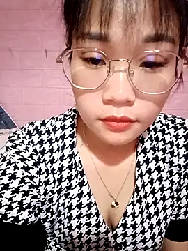 Snapshot of Maimai00 chatting on 10.23.25 Maimai00 online show from 10.23.25