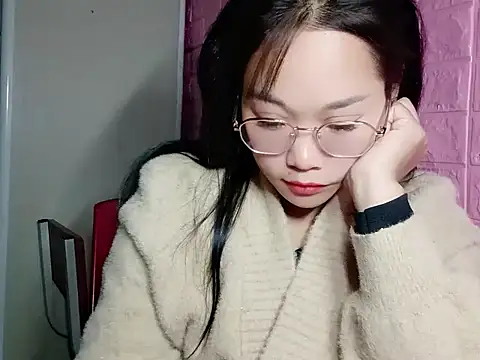 Snapshot of Maimai00 chatting on 11.19.25 Maimai00 online show from 11.19.25