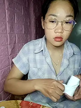 Snapshot of Maimai00 chatting on 12.04.25 Maimai00 online show from 12.04.25