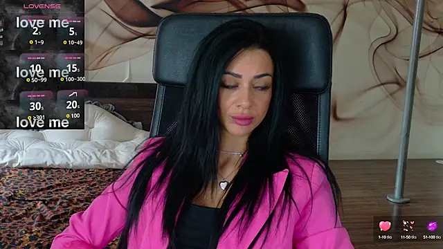 NaomiScarlet online show from 09.26.25