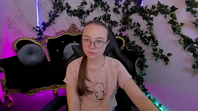 ArrinaWairr online show from 09.26.25