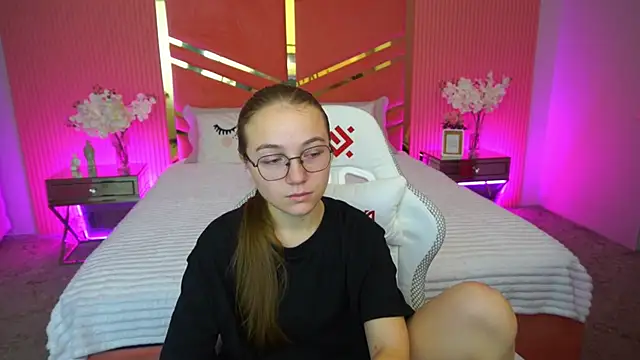 ArrinaWairr online show from 10.08.25