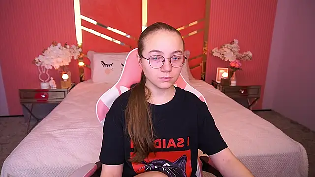 ArrinaWairr online show from 12.15.25