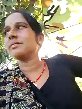 Snapshot of Cutreet chatting on 09.21.25 Cutreet online show from 09.21.25