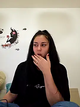 Snapshot of SaraViss20 chatting on 10.06.25 SaraViss20 online show from 10.06.25