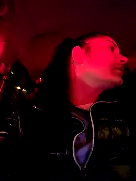 Snapshot of SaraViss20 chatting on 01.14.26 SaraViss20 online show from 01.14.26