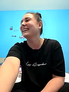 Snapshot of SaraViss20 chatting on 02.21.26 SaraViss20 online show from 02.21.26