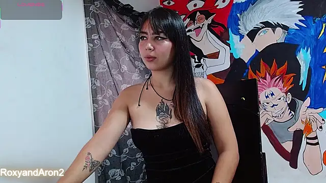 Snapshot of RoxyandAron2 chatting on 11.02.25 RoxyandAron2 online show from 11.02.25