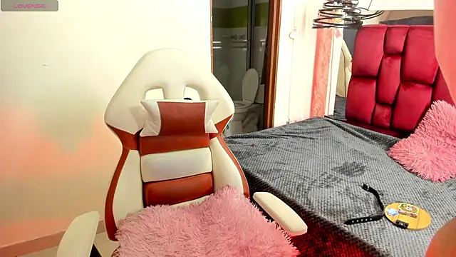 Sheilly brown online show from 10.15.25