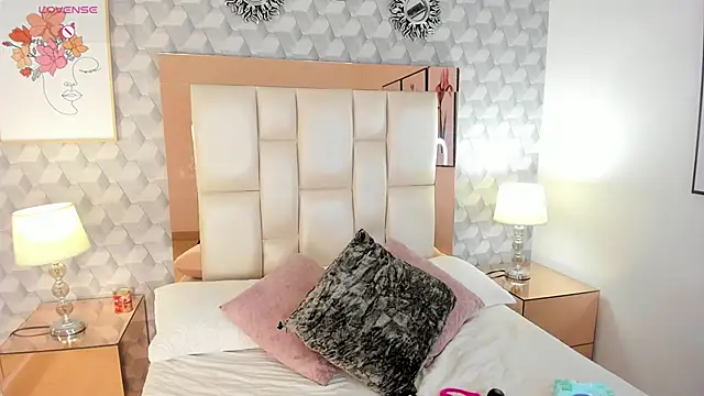 Sasha  sims   online show from 09.11.25