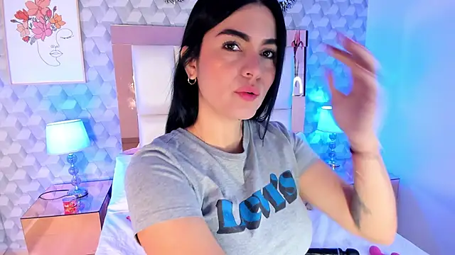 Sasha  sims   online show from 11.19.25