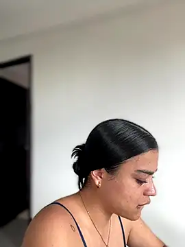 JuanitaMore01 online show from 11.11.25