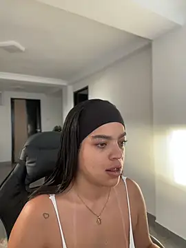 JuanitaMore01 online show from 04.02.26