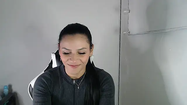 Snapshot of JessGarcia chatting on 11.19.25 JessGarcia online show from 11.19.25