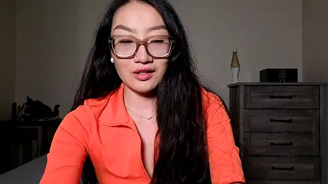 Aliciaz3 online show from 11.21.25