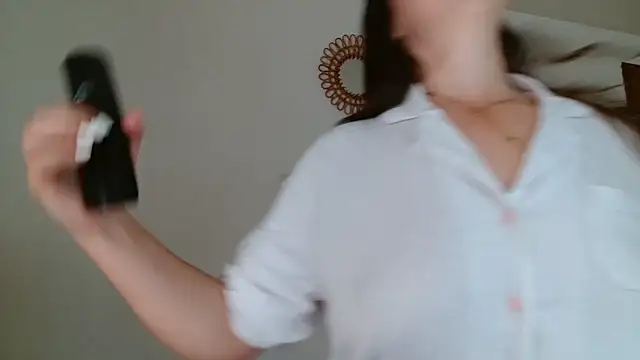 Snapshot of liloush__ chatting on 09.27.25 liloush   online show from 09.27.25