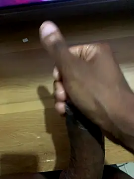 Snapshot of hndrx12 chatting on 09.11.25 hndrx12 online show from 09.11.25