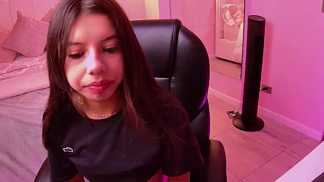 dayannaa   online show from 11.04.25