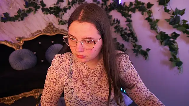 SophieDreamss online show from 10.17.25