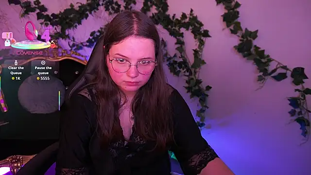 SophieDreamss online show from 10.29.25