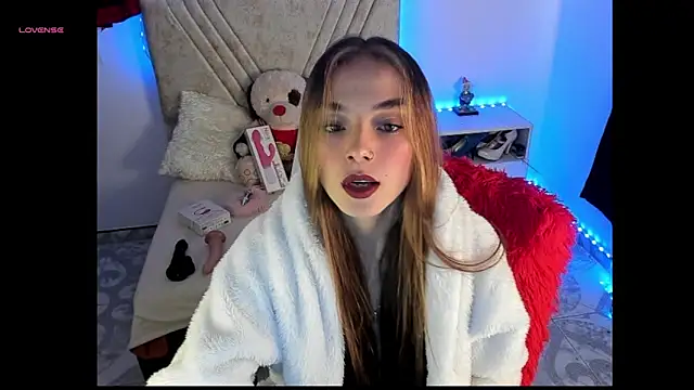Mia Victoria22 online show from 05.04.26