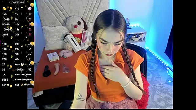 Mia Victoria22 online show from 06.13.26