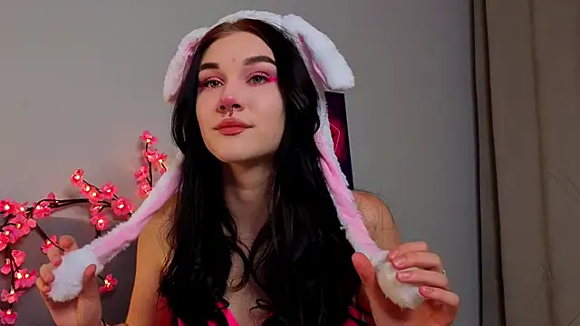 Snapshot of JenniferSullivan chatting on 10.24.25 JenniferSullivan online show from 10.24.25