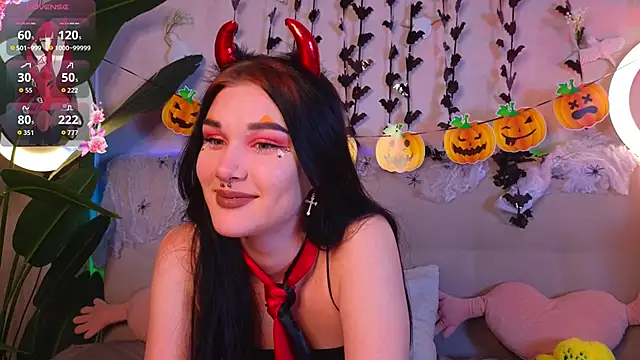 Snapshot of JenniferSullivan chatting on 10.31.25 JenniferSullivan online show from 10.31.25