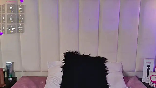 ChloeJoness  online show from 12.17.25