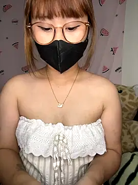 Meowyeuk6 online show from 11.14.25