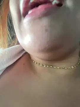 MacarenaRosse online show from 11.21.25