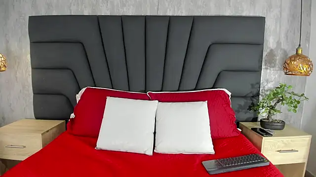 Hisoka 011 online show from 10.25.25