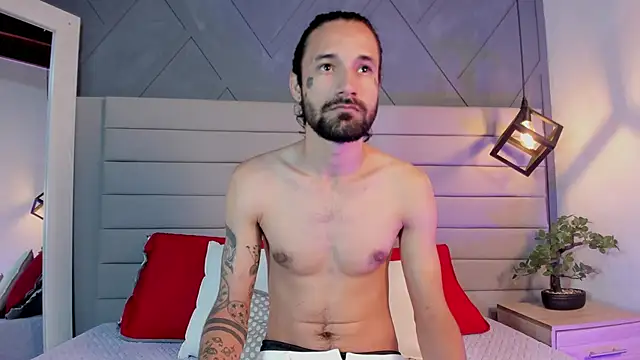 Hisoka 011 online show from 11.15.25