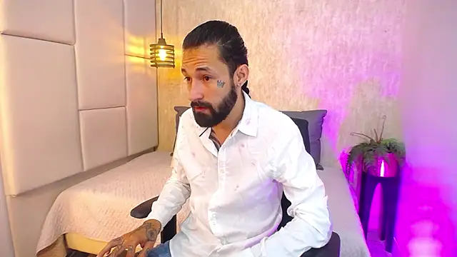 Hisoka 011 online show from 03.01.26