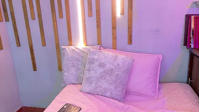 Jennifer Vega1 online show from 09.22.25