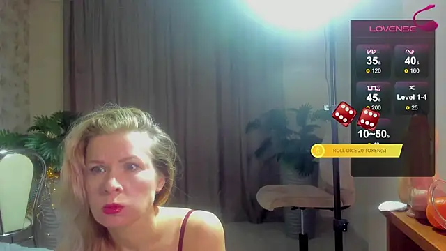 Julia Giulia online show from 01.12.26