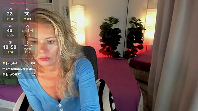Julia Giulia online show from 07.14.26