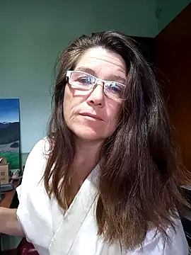 Snapshot of Merida2276 chatting on 10.30.25 Merida2276 online show from 10.30.25