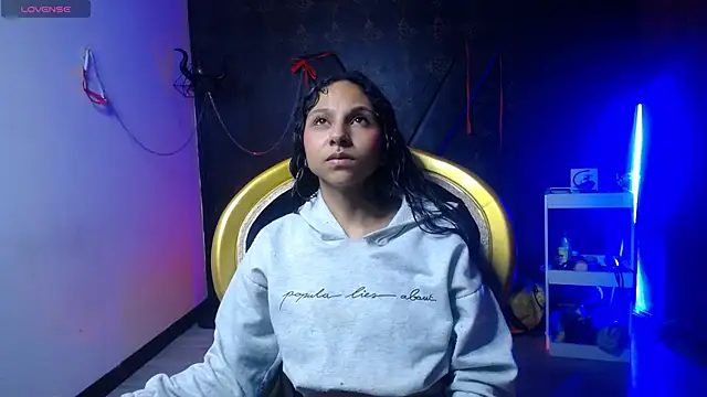 Snapshot of Sweettpleasure chatting on 09.11.25 Sweettpleasure online show from 09.11.25