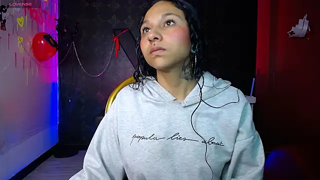 Snapshot of Sweettpleasure chatting on 09.20.25 Sweettpleasure online show from 09.20.25