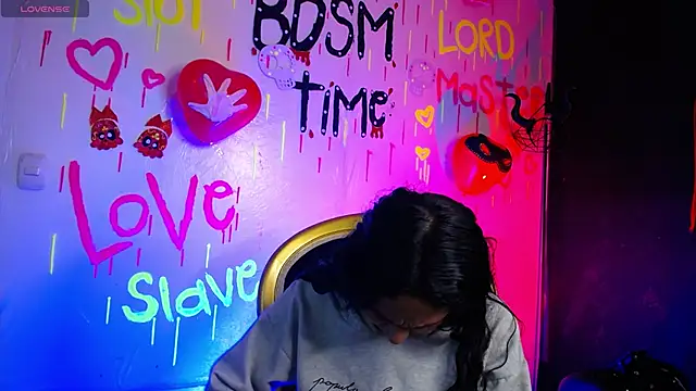 Snapshot of Sweettpleasure chatting on 10.10.25 Sweettpleasure online show from 10.10.25