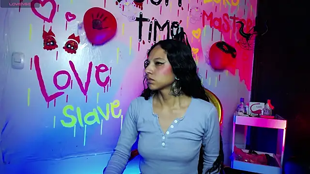 Snapshot of Sweettpleasure chatting on 10.27.25 Sweettpleasure online show from 10.27.25