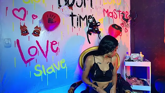 Snapshot of Sweettpleasure chatting on 10.29.25 Sweettpleasure online show from 10.29.25