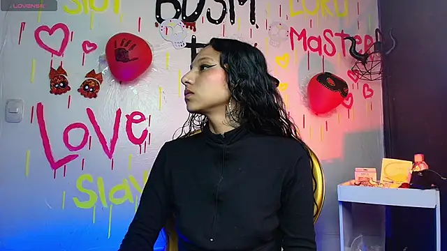 Snapshot of Sweettpleasure chatting on 11.14.25 Sweettpleasure online show from 11.14.25