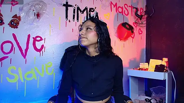 Snapshot of Sweettpleasure chatting on 11.16.25 Sweettpleasure online show from 11.16.25