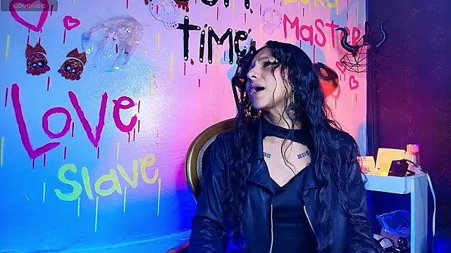 Snapshot of Sweettpleasure chatting on 11.17.25 Sweettpleasure online show from 11.17.25