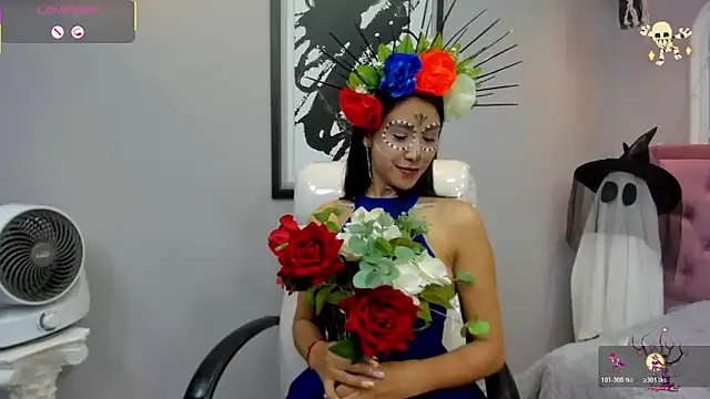 Snapshot of miel_latina chatting on 10.30.25 miel latina online show from 10.30.25